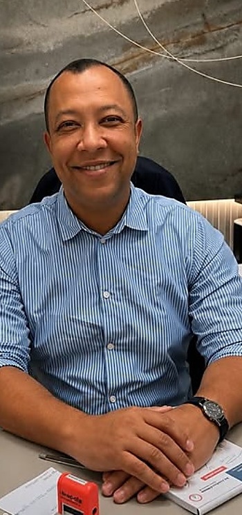 Dr. Gustavo Penna